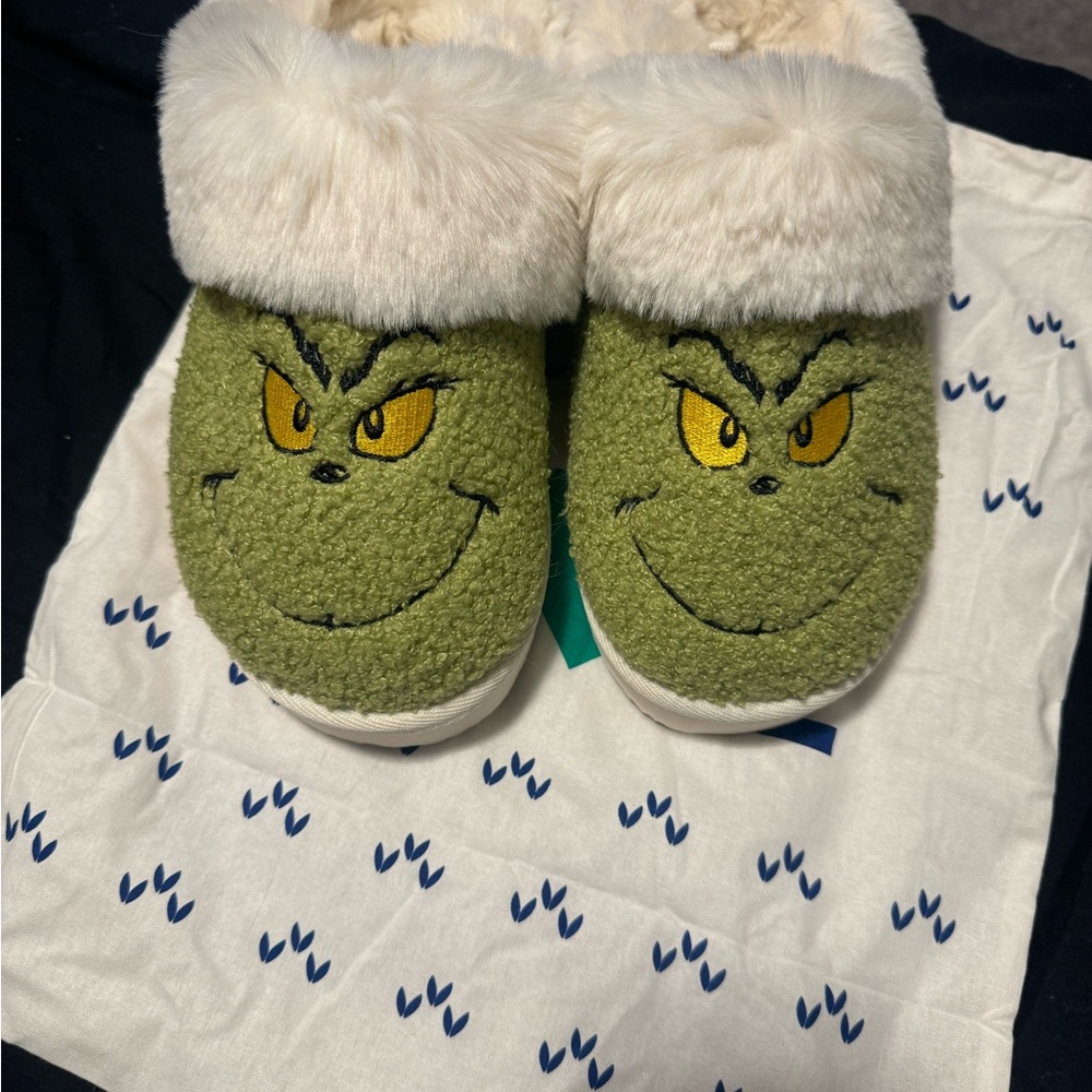 Grinch Green Fuzzy Slippers